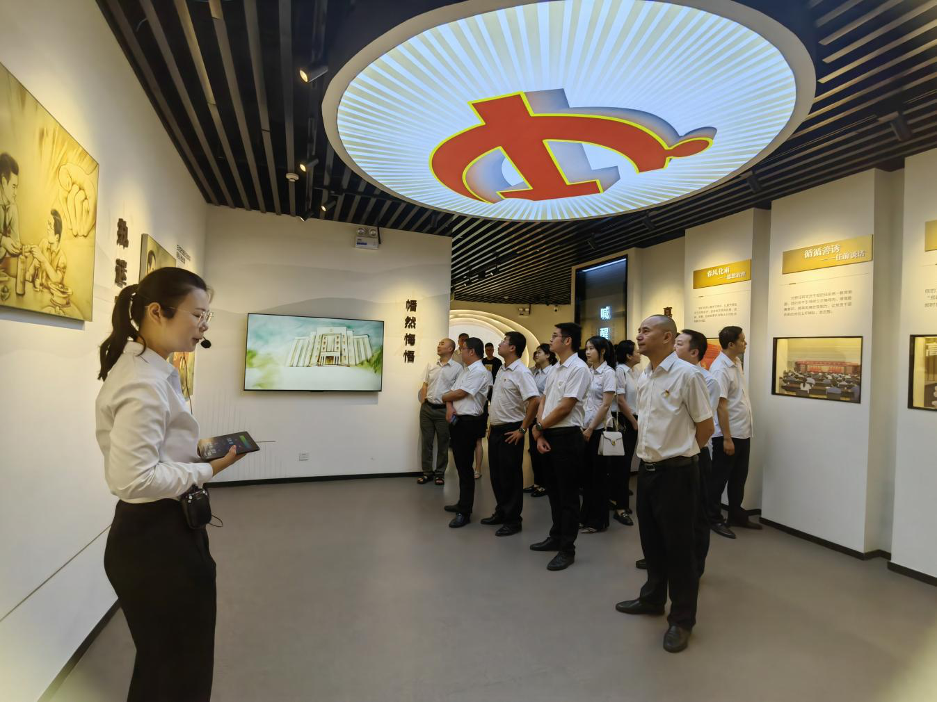 市秦巴農(nóng)擔(dān)公司開(kāi)展“學(xué)習(xí)黨規(guī)黨紀(jì)、筑牢廉潔底線”黨紀(jì)學(xué)習(xí)主題黨日活動(dòng)